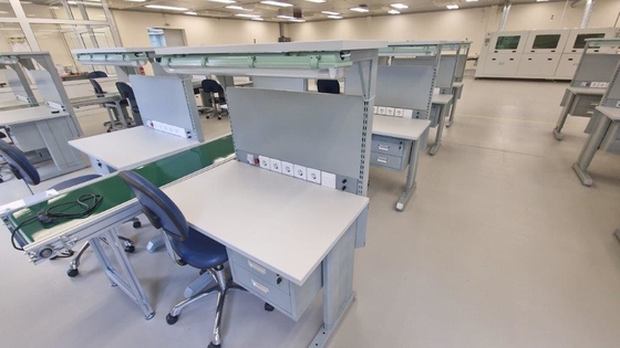 Elektrik ve Elektronik teknisyenleri için özel ESD Çalışma Masası.