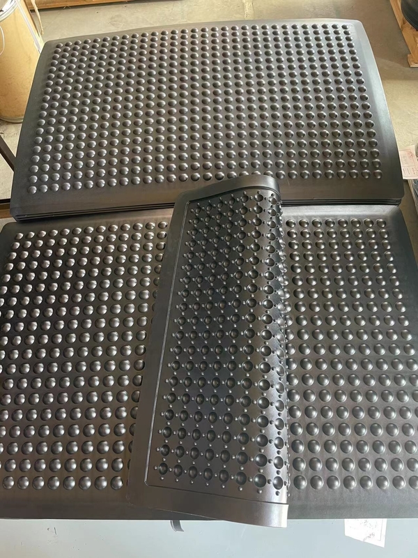 Siyah 13mm Kalınlığı Antistatik Anti-Yorgunluk Yer Yatak Yastığı Atölyesi için Anti-Slip Anti-Yorgunluk Yatak